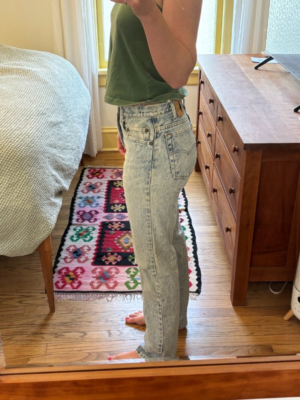 Vintage Women's Levi Jeans - Acid Wash, fits like size 6